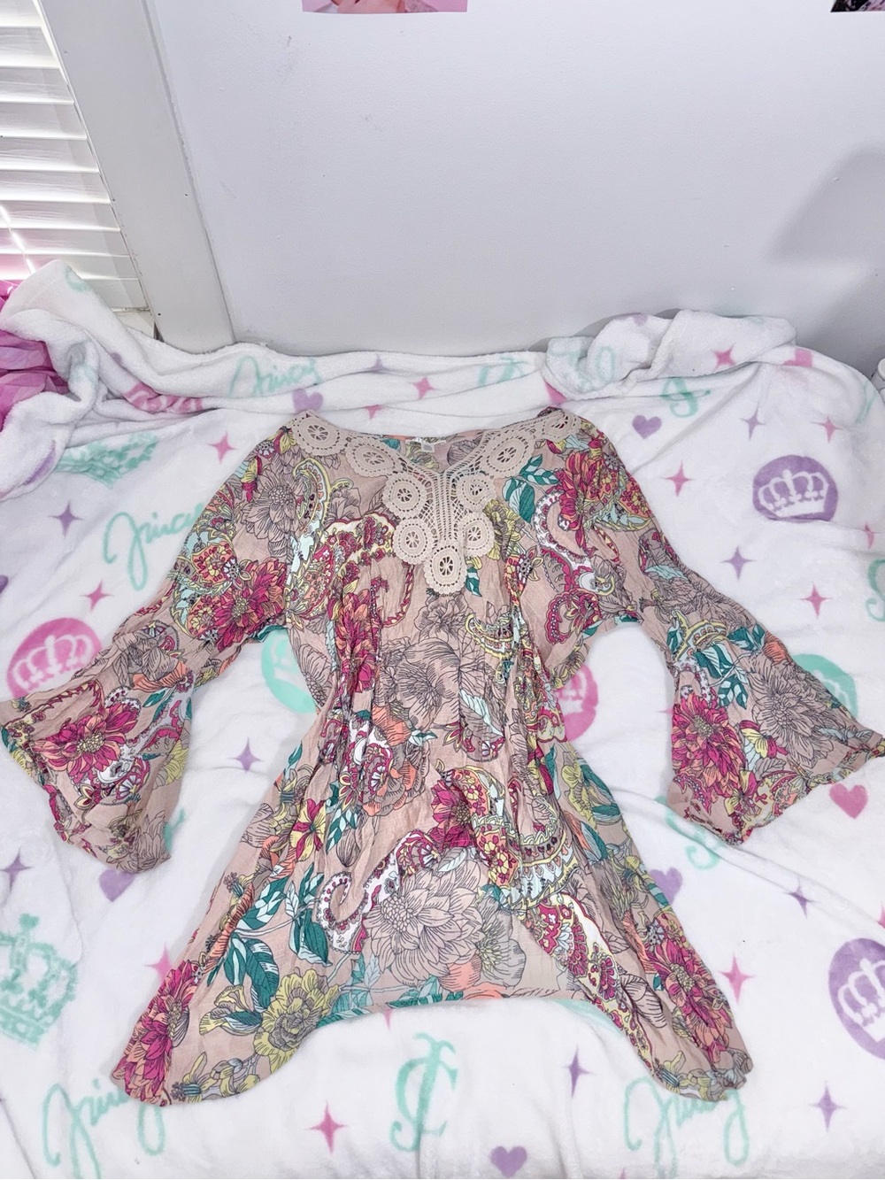 Spense Woman Plus Size 1X Floral Paisley Crochet Lace Bell Sleeve Blouse
